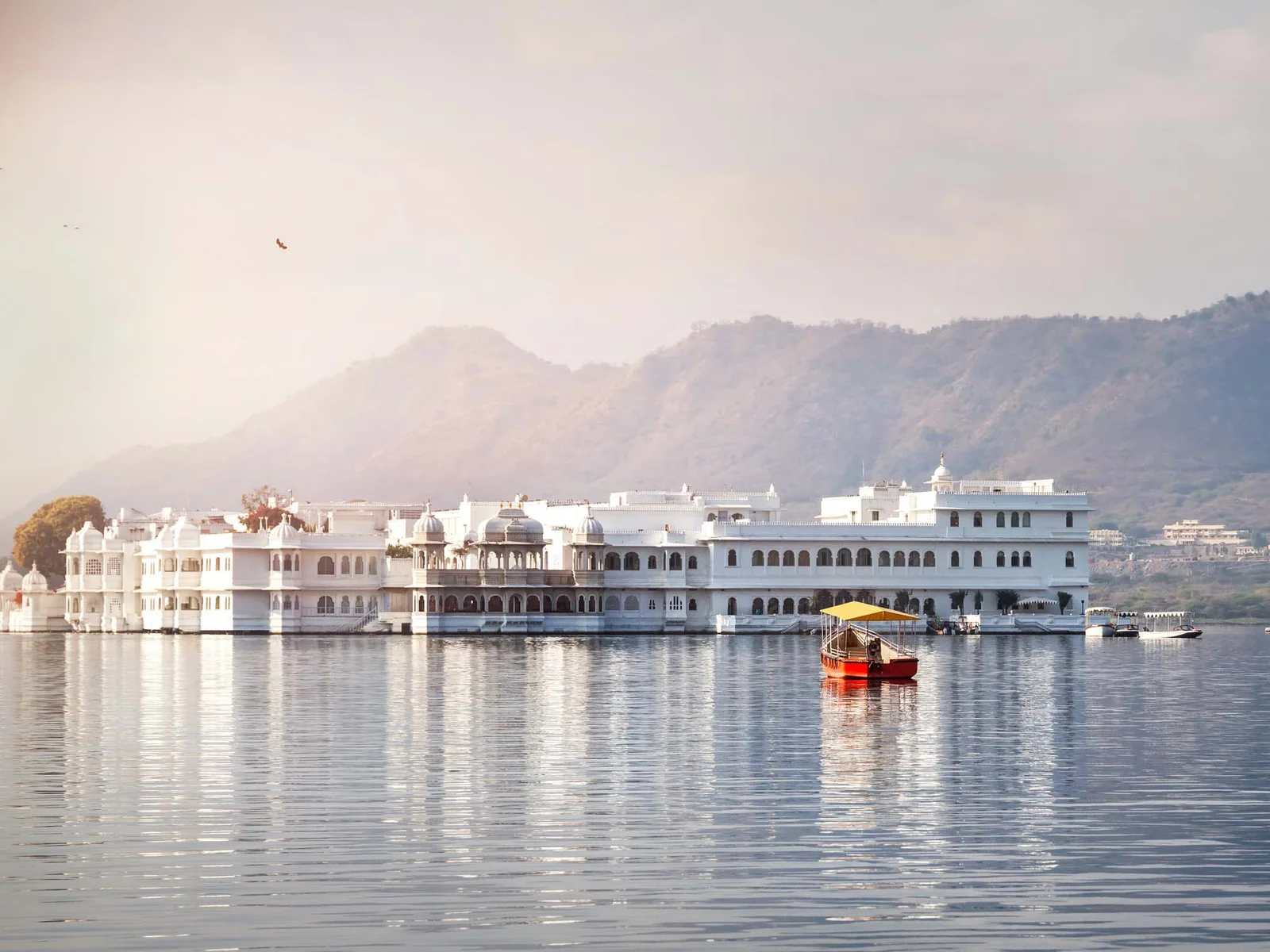 White-Palace-Lake-Pichola-Udaipur-India