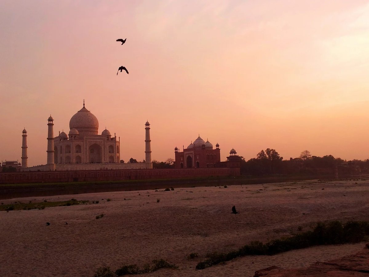 The Ultimate Guide to Luxury Train Travel: Experience the Grandeur of India in 2026
