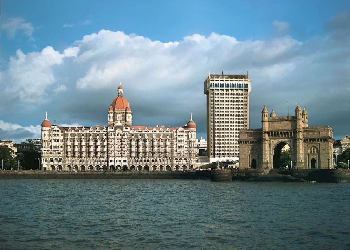 Bollywood Beginnings: Discover Mumbai Before Embarking on the Deccan Odyssey