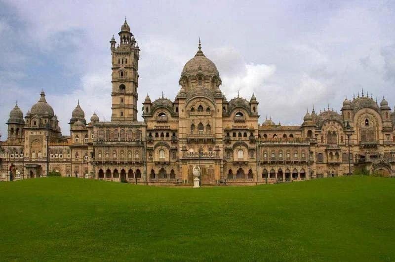 Luxury Train India with Excursions: The Grand Deccan Odyssey Experience 2026